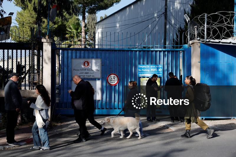 Polícia israelense invade complexo da agência de refugiados da ONU em Jerusalém Oriental