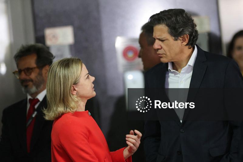 Gleisi reforça coro para que Haddad seja candidato em São Paulo, apesar da resistência do ministro