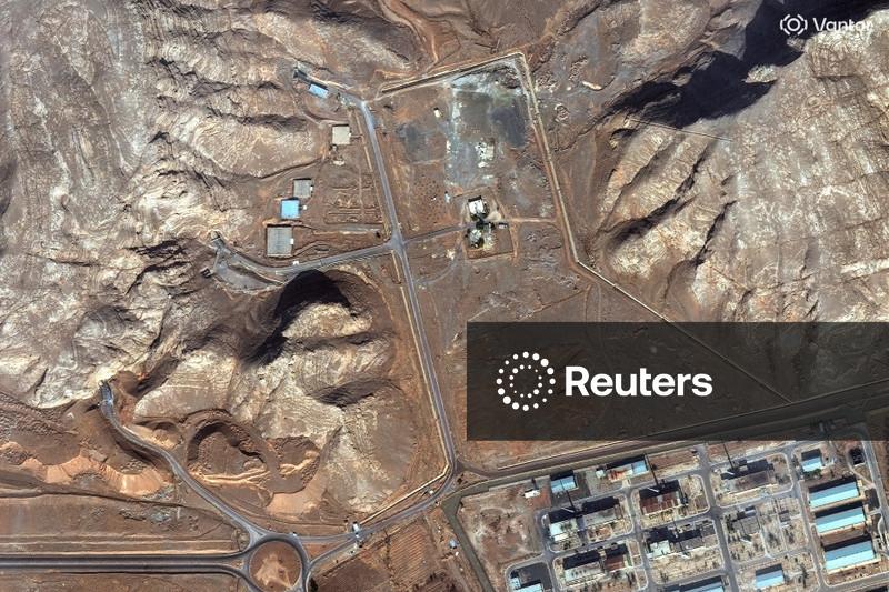 Imagens de satélite mostram Irã reparando e fortificando locais em meio a tensões com EUA