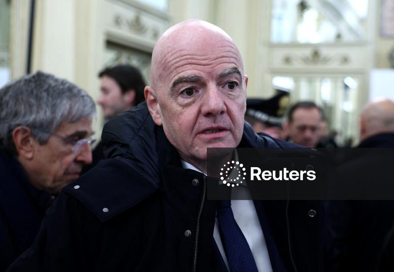 Presidente da Fifa apoia fim da proibição imposta à Rússia no futebol