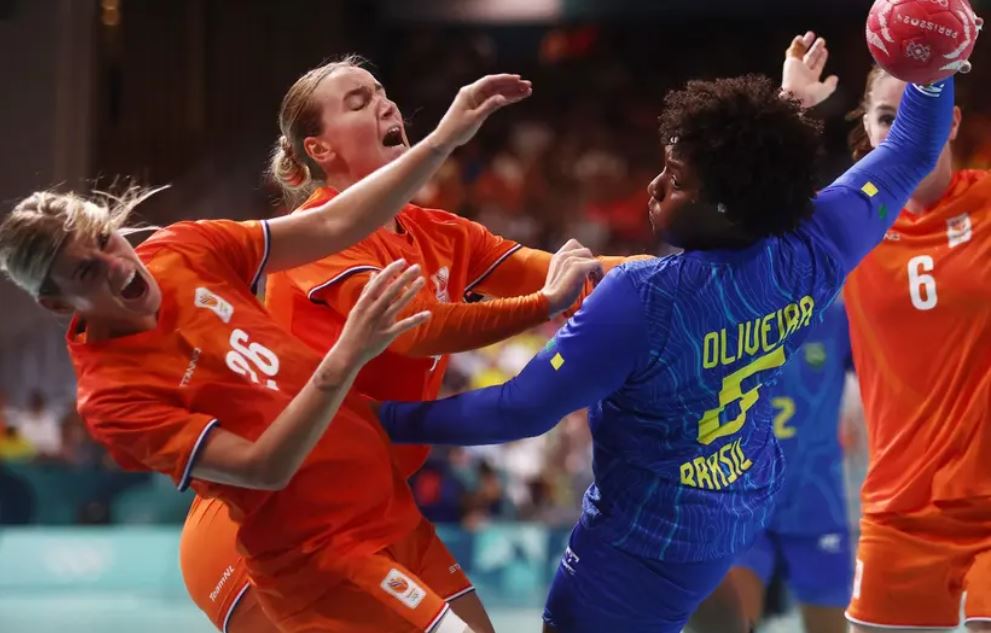 Brasil cai para a Holanda no handebol e fica em situação complicada