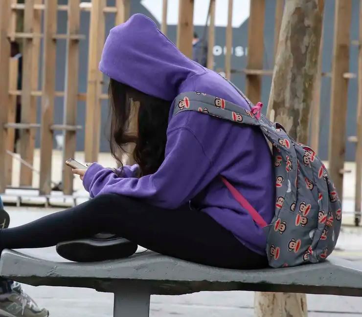 Educadores apoiam proibição ao uso de celulares nas escolas