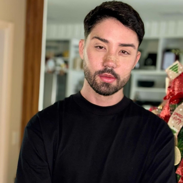 Influencer Rico Melquiades é internado às pressas