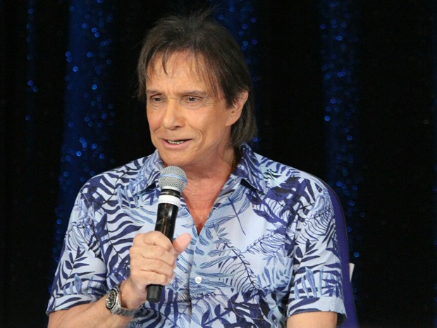 Roberto Carlos faz 80 anos e diz ser o mesmo cara de sua juventude