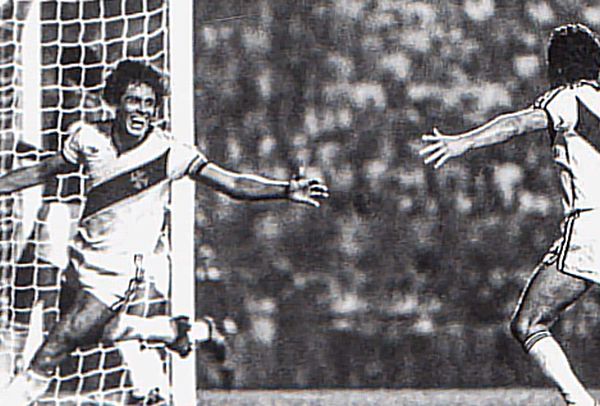 Maior artilheiro do Brasileiro, do Carioca e Vasco: os recordes de Dinamite