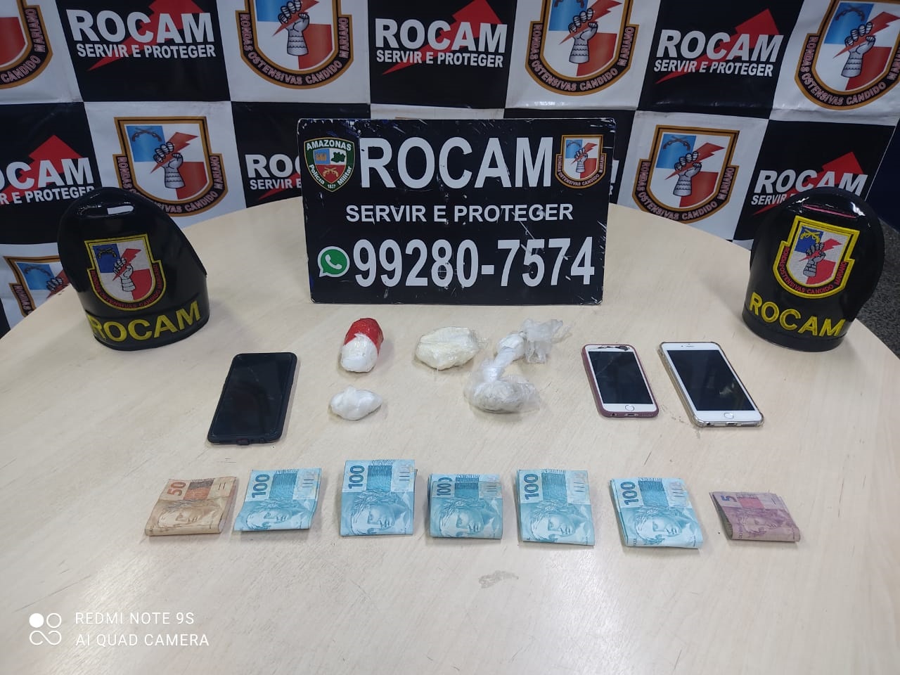 Mulher é presa por desacato ao defender irmão preso por tráfico em Manaus