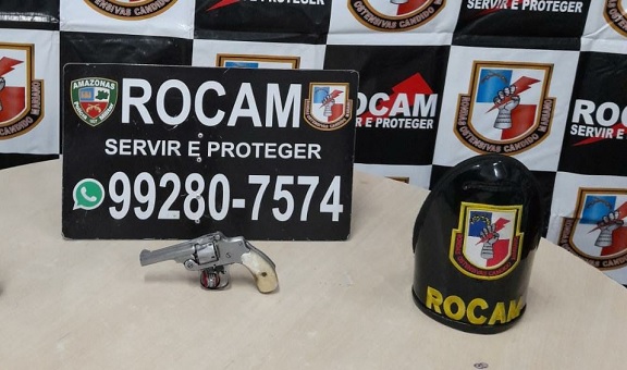 Jovem armado tenta fugir da polícia e acaba preso em Manaus