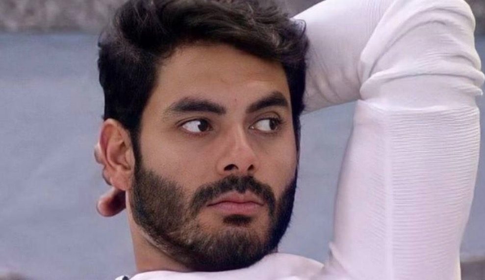 Equipe de Rodolffo ameaça processar quem acusá-lo de homofobia 