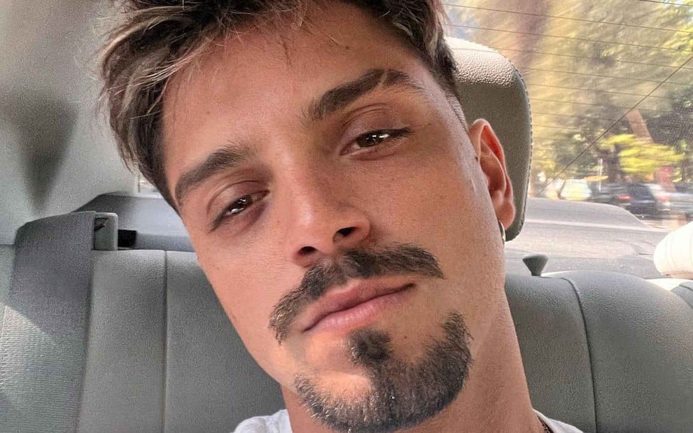 Pai de Rodrigo Simas desabafa sobre bissexualidade do filho