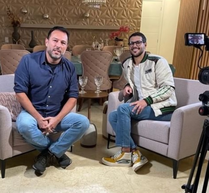 Rodrigo Mussi aparece pela 1ª vez após acidente; veja foto