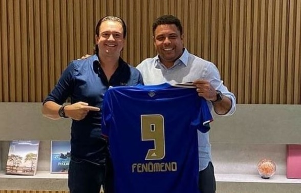 Ronaldo Fenômeno compra o Cruzeiro por R$ 400 milhões