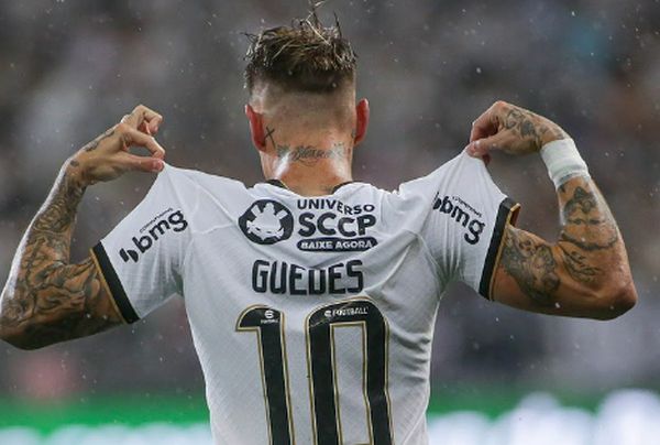 Guedes espera ficar marcado no Corinthians por gols contra o Palmeiras