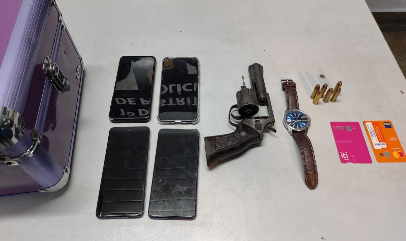 Trio é preso após assaltar funcionários de galpão em Manaus