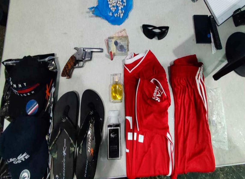 Homem é preso após roubar loja e trocar produtos por drogas no Amazonas