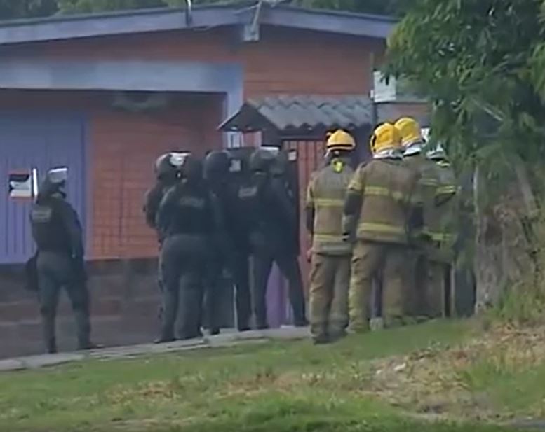 Homem que matou 3 pessoas e feriu nove é achado morto dentro de casa