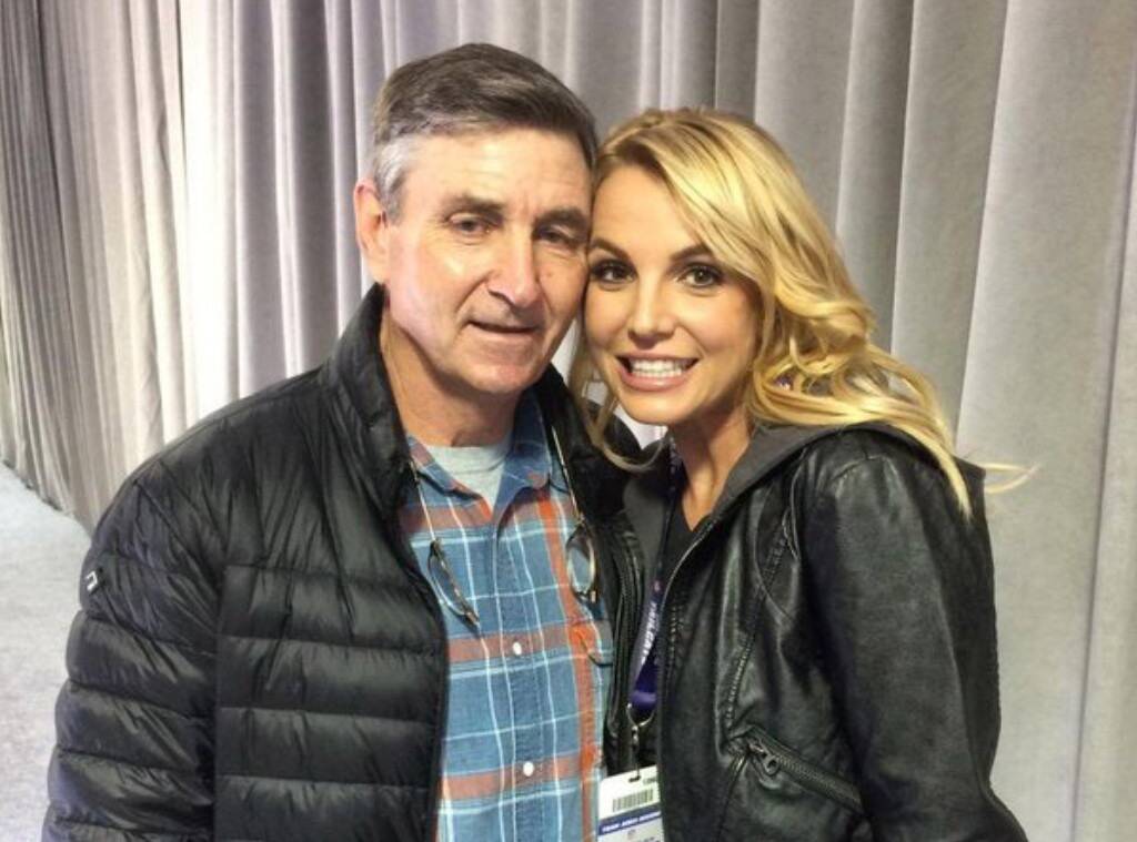 Pai de Britney Spears desiste de ser tutor da cantora após 13 anos