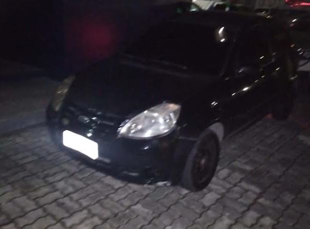 Trio suspeito de fazer arrastões usando carro são detidos em Manaus