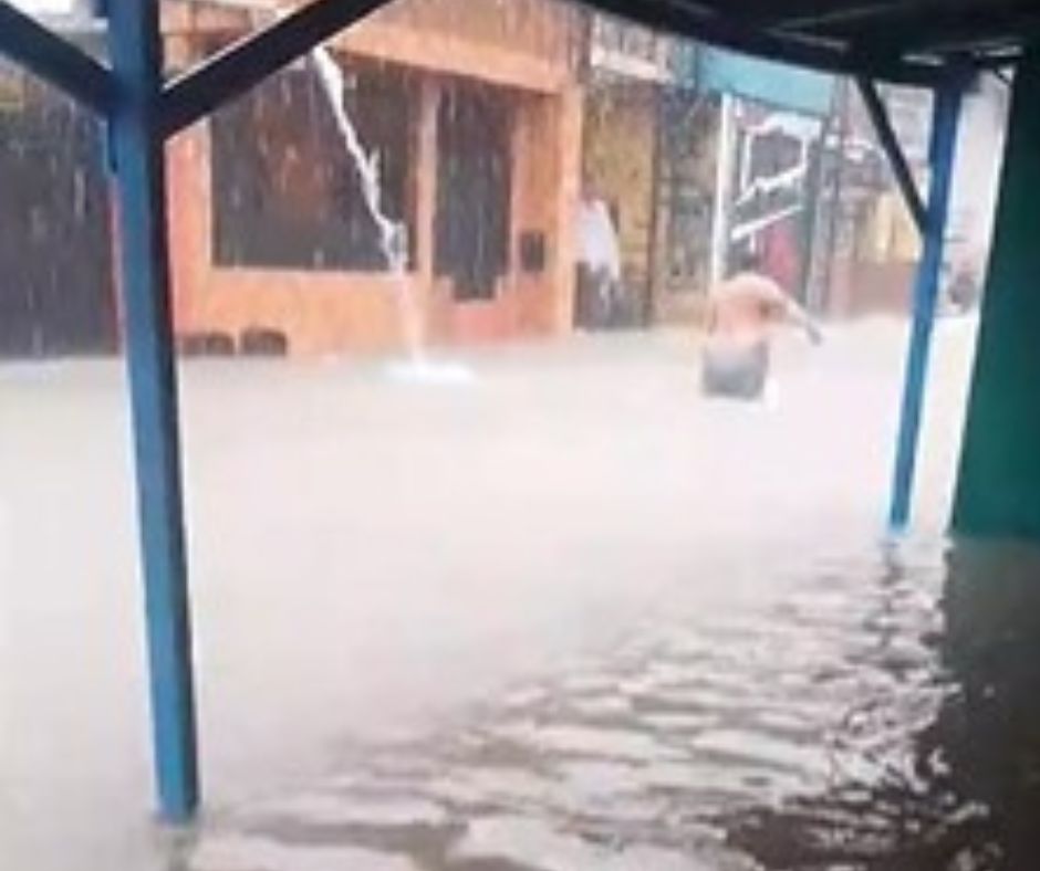 Chuva deixa diversos estragos em zonas de Manaus