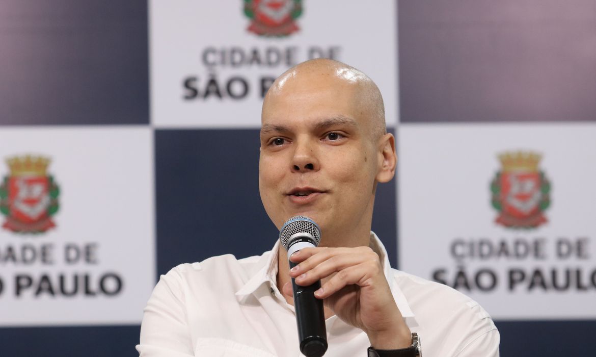 Bruno Covas segue internado em tratamento de câncer