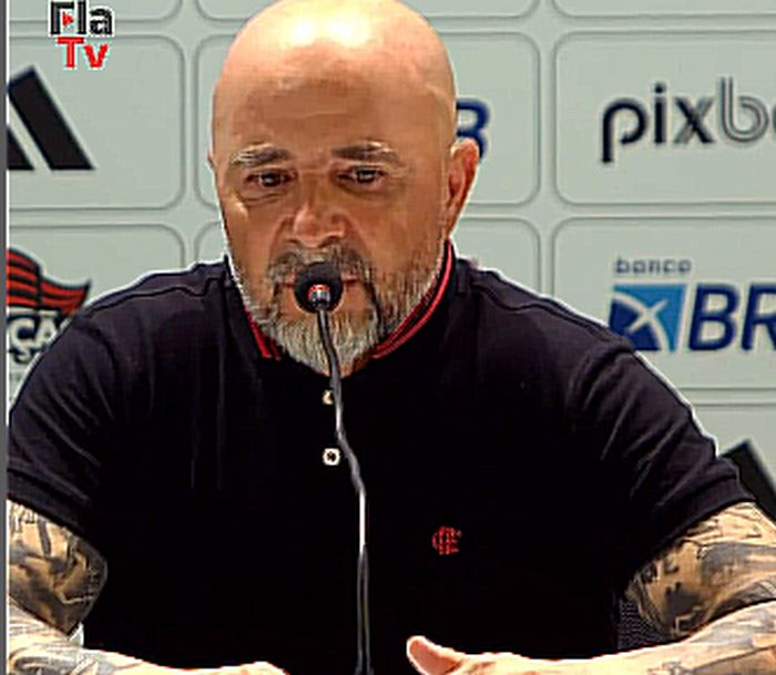 Sampaoli evolui no português e não tem planos de deixar o Brasil