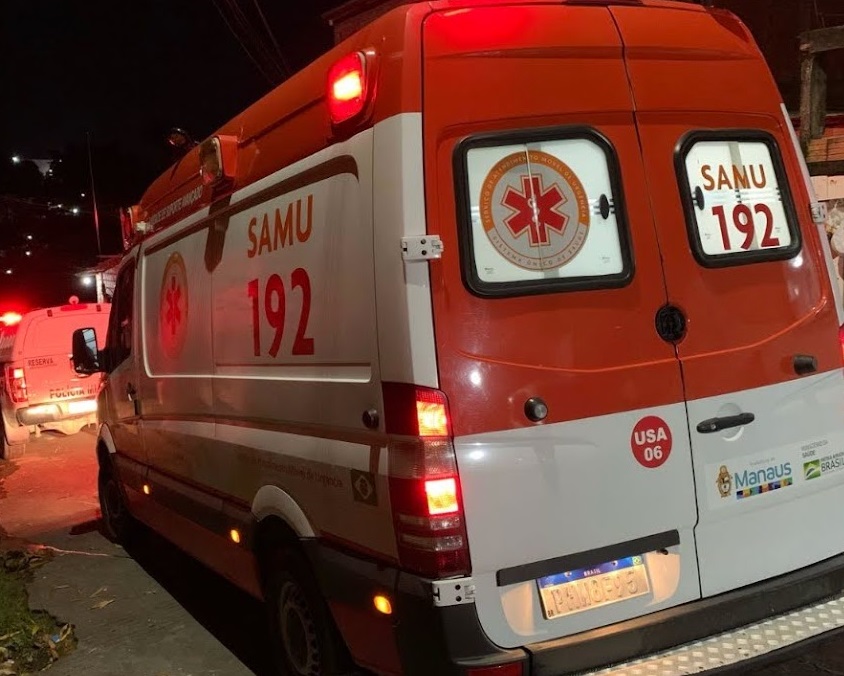 Briga de trânsito termina com homem baleado em Manaus