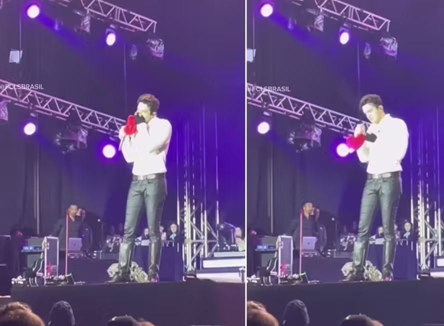 Luan Santana cheira calcinha de fã durante show