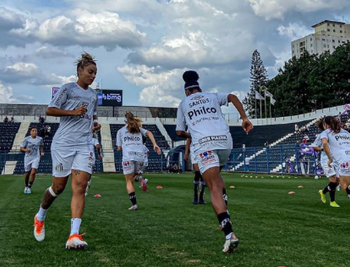 Após eliminação, Cristiane se desculpa por trocar camisa do Corinthians