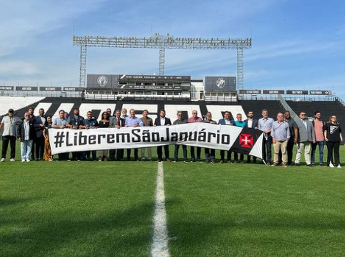 Vasco faz ato em prol de São Januário