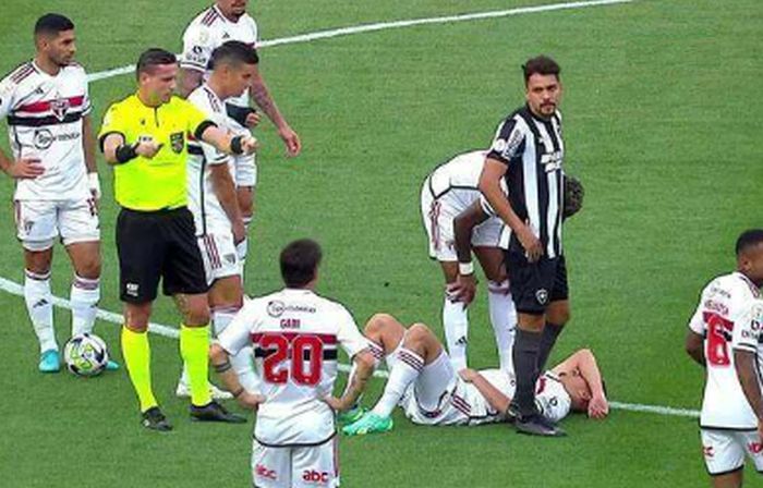 São Paulo empata sem gols com líder Botafogo no Morumbi