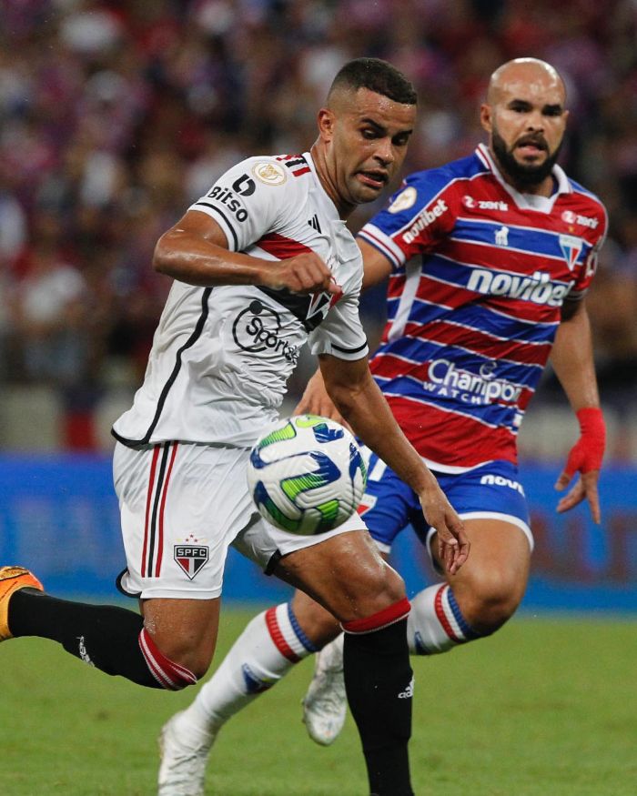 São Paulo empata com Fortaleza e continua invicto com Dorival