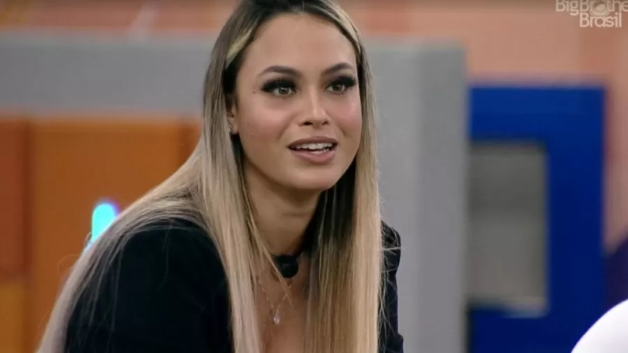 Gil teme rejeição e Sarah diz que tem certeza que não será eliminada