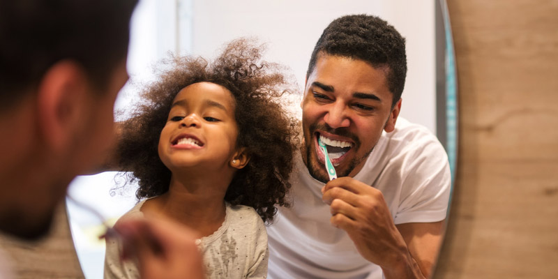 Hábitos com a higiene bucal previnem doenças graves