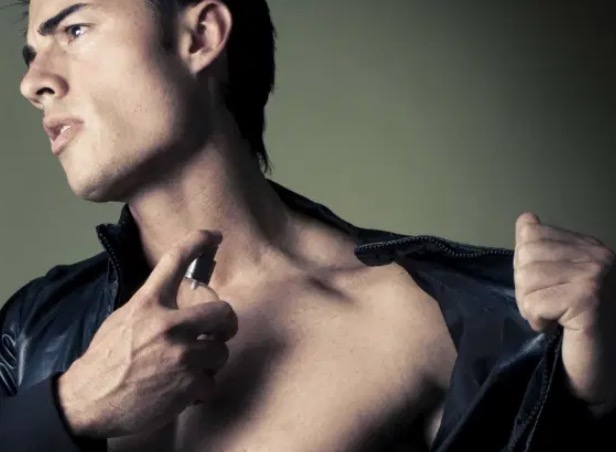 Confira zonas no corpo onde nunca se deve aplicar perfume