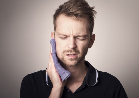 Dente do siso: todo mundo precisa tirá-lo?