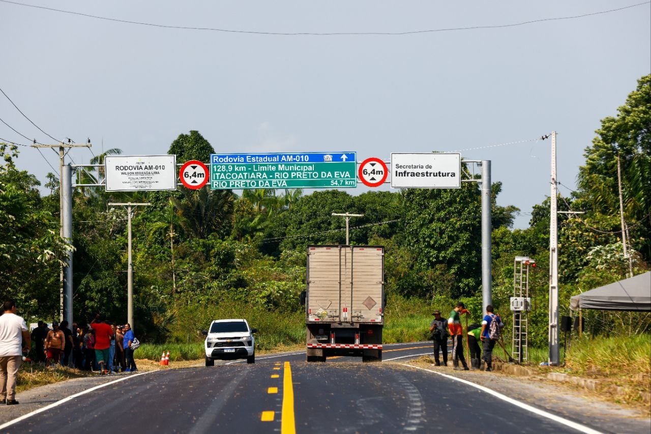 Governo inaugura primeira etapa da nova AM-010