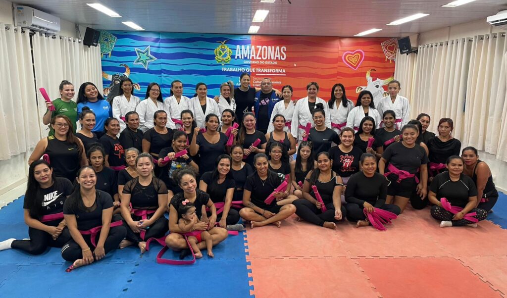 Curso de Defesa Pessoal Feminina chega a Parintins