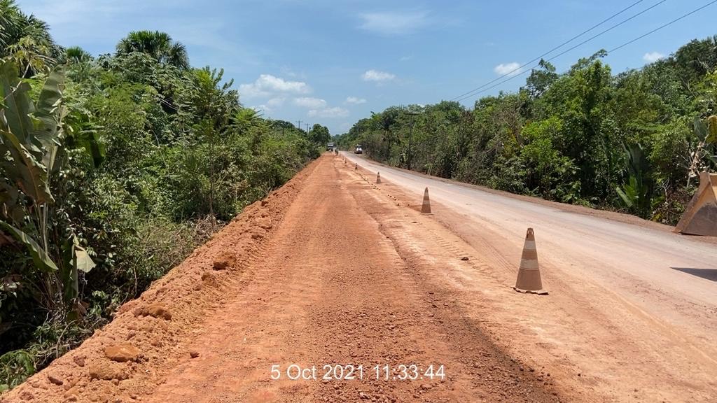 Obra em trecho da AM-010 é parcialmente paralisada