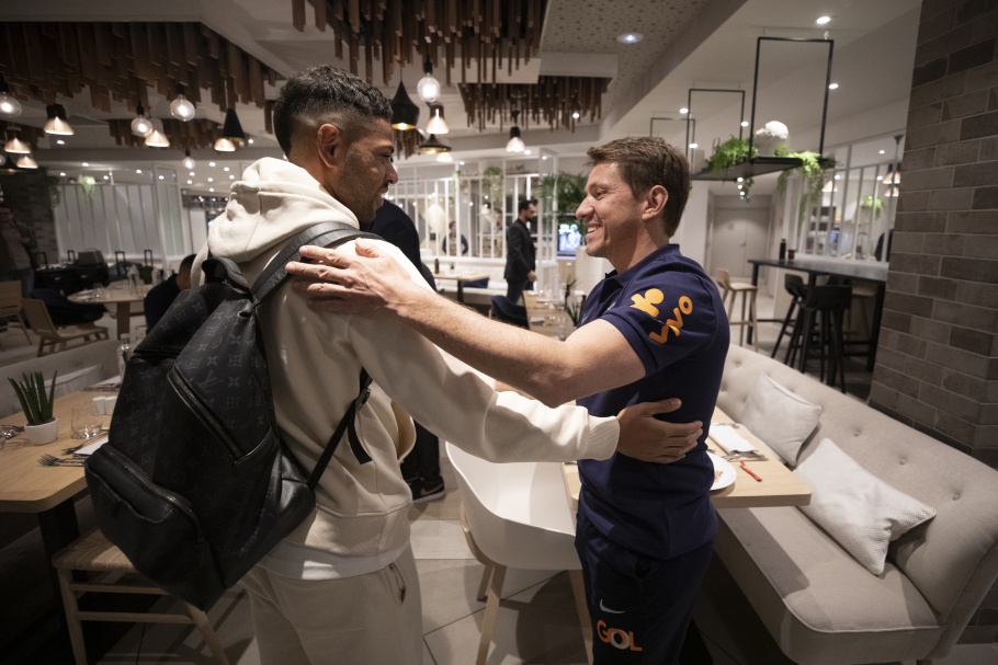 Seleção Brasileira desembarca na França para amistosos