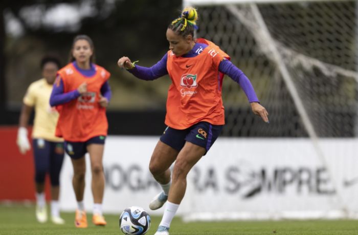 Pia Sundhage comanda treino tático da seleção feminina na Gold Coast