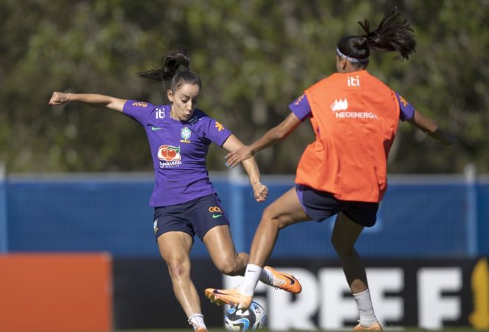 Pia intensifica treinos e monta estratégias para estreia na Copa do Mundo