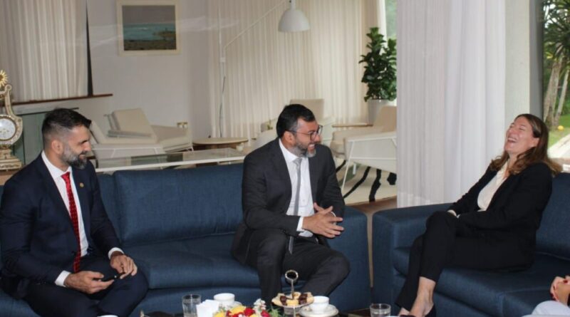 Wilson Lima apresenta projetos sustentáveis à embaixadora britânica