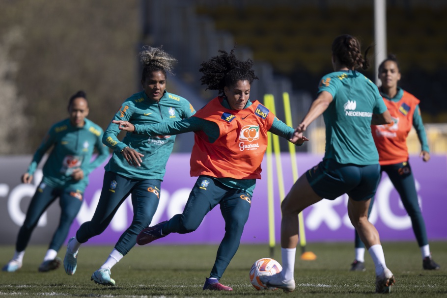 Seleção feminina chega a Nuremberg para amistoso com Alemanha