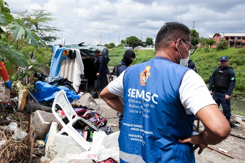 Ação Orla Segura atende população em situação de rua na zona Sul 