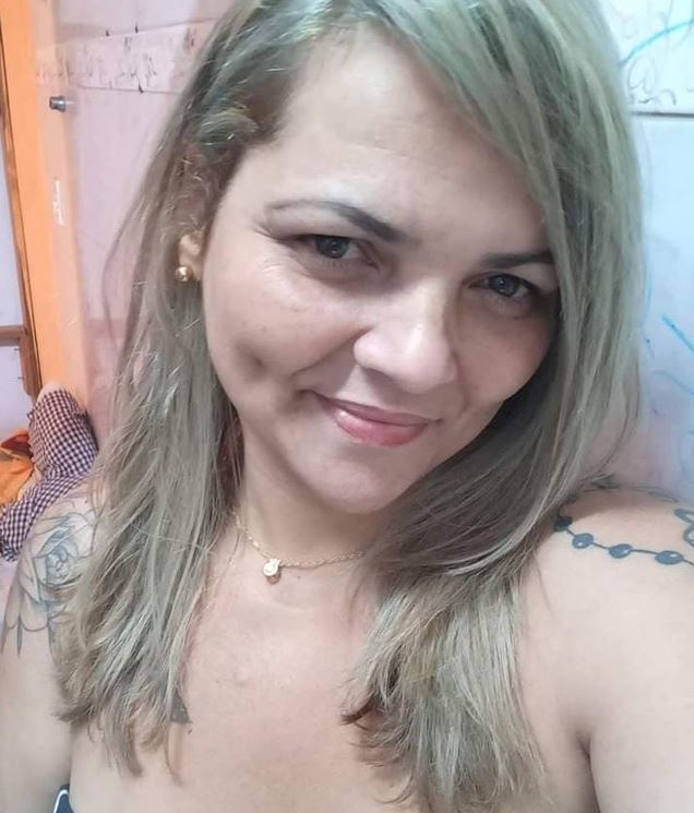 Mulher é executada a tiros na frente da mãe em rua de Manaus