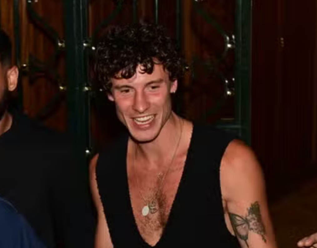 Shawn Mendes volta a Salvador após festança com Dua Lipa e Marquezine