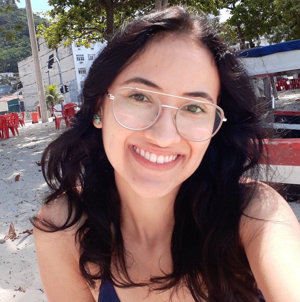 Jovem morta a facadas em praça de alimentação de shopping é identificada