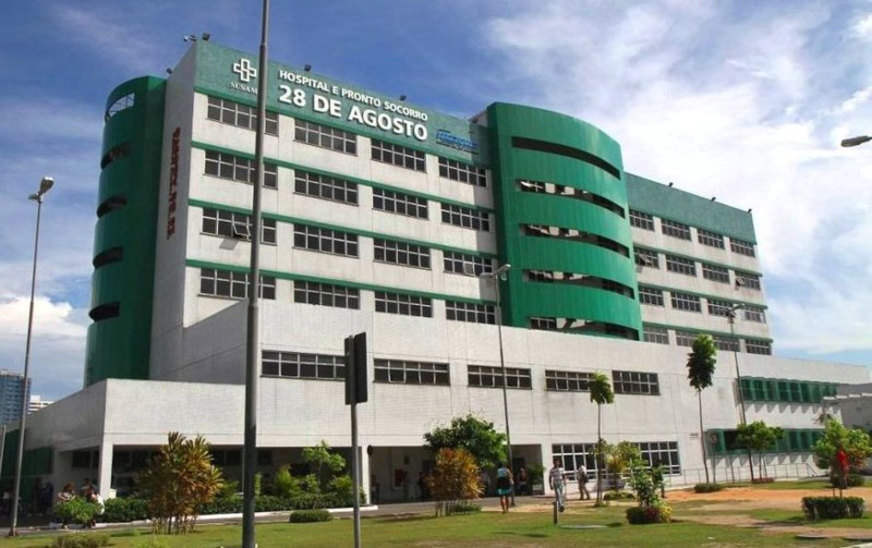 Jovem é preso dentro do hospital após ser agredido e esfaqueado em Manaus