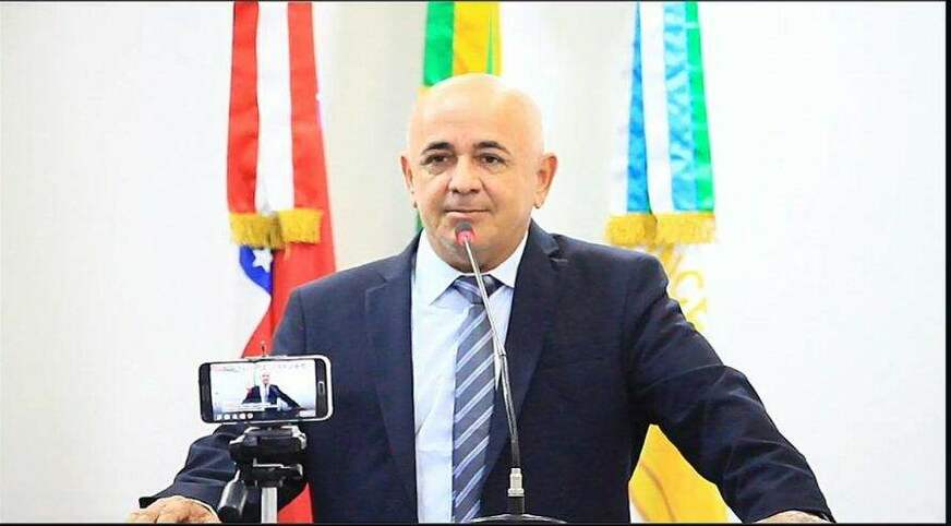 Diretor é afastado após pedir para vereador usar máscara em escola do Amazonas