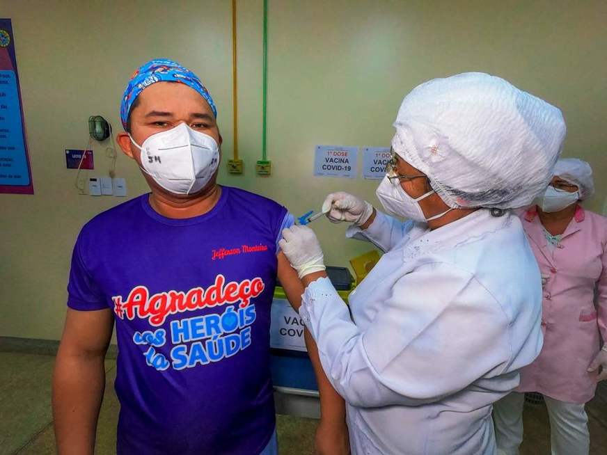 Estudantes da Ufam são vacinados contra a Covid-19 no Amazonas