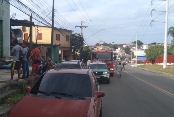 Homem é achado morto na frente de quartel do Corpo de Bombeiros em Manaus